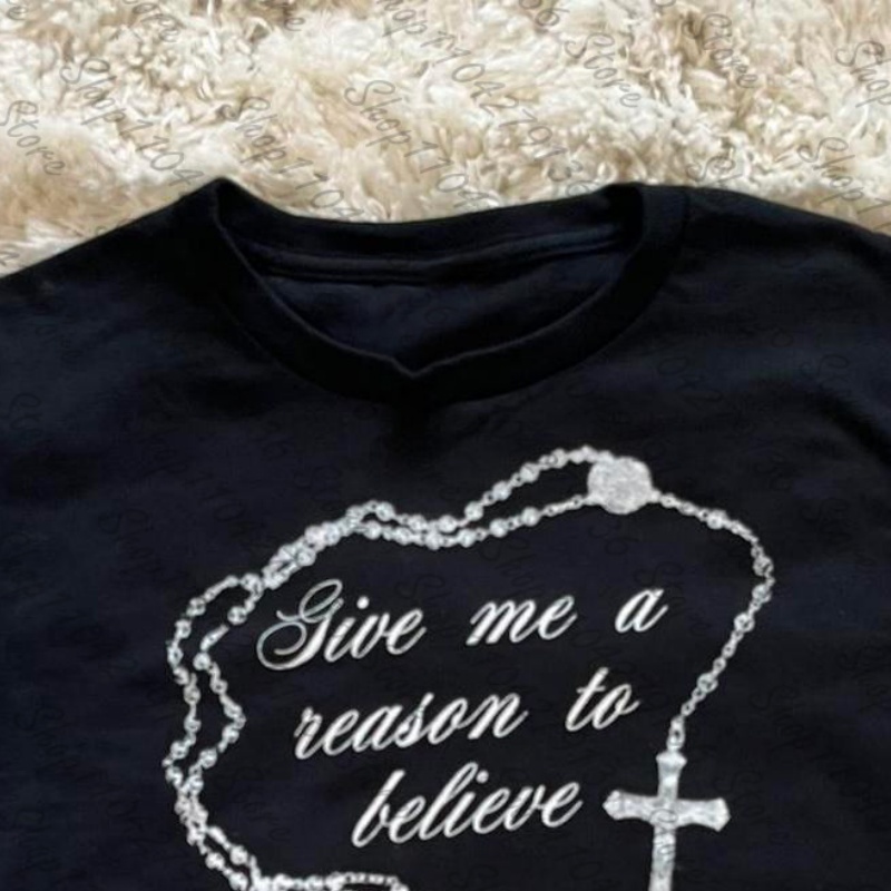 Pakaian Wanita 2000-an, Pakaia - Y2K Graphic Baby Tee Crop ulasan dan harga